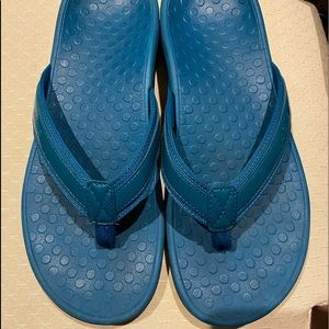 Vionic Tide Flip Flops Size 8